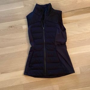 NAVY lulu vest in GREAT condition